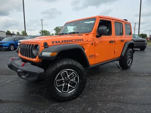 Used 2025 Jeep Wrangler Unlimited Rubicon w/ Convenience Group AWD/4WD image 2
