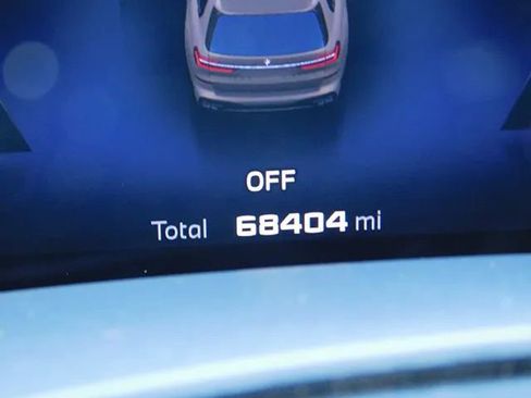 Used 2024 BMW X7 M60i w/ Executive Package image 29