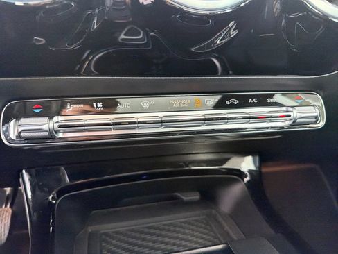 Used 2025 Mercedes-Benz CLA 250 4MATIC image 46