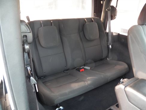 Used 2022 Jeep Wrangler Sport image 13