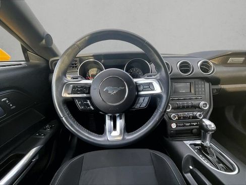 Used 2018 Ford Mustang Coupe RWD image 7
