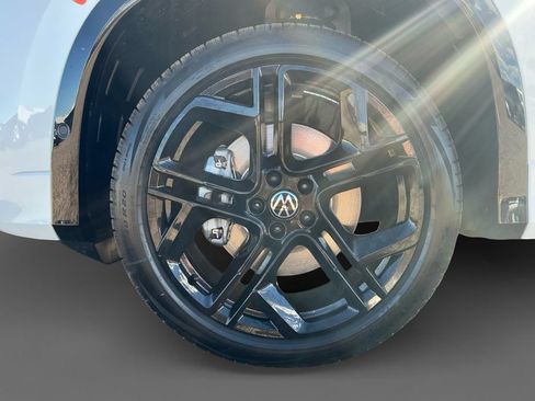 New 2026 Volkswagen Tiguan SE R-Line AWD/4WD image 14