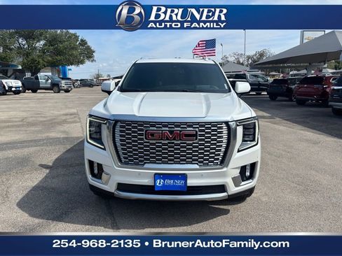 Used 2022 GMC Yukon Denali image 2