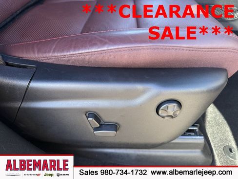 Used 2024 Dodge Durango GT image 33