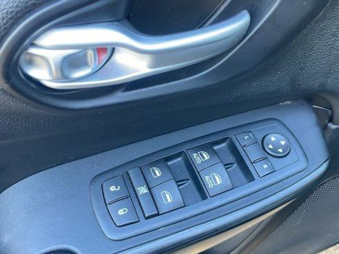 Used 2016 Jeep Cherokee High Altitude image 8