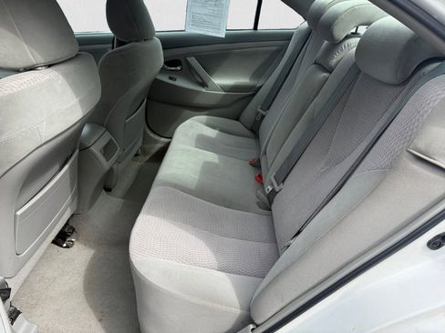 Used 2011 Toyota Camry LE FWD image 13