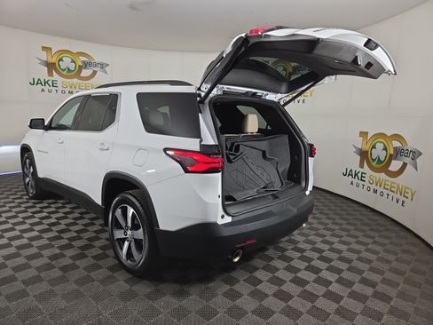 Used 2023 Chevrolet Traverse LT AWD/4WD image 35