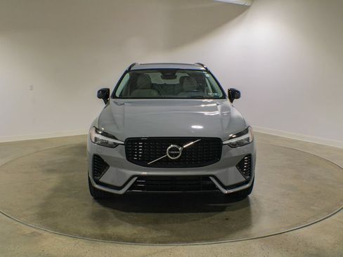 Used 2025 Volvo XC60 T8 Ultra w/ Protection Package Premier AWD/4WD image 8