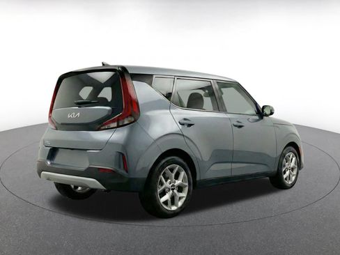 Used 2025 Kia Soul LX w/ LX Technology Package FWD image 7
