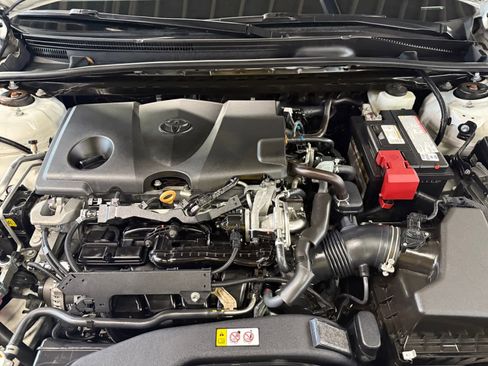 Used 2020 Toyota Camry SE w/ Convenience Package FWD image 24
