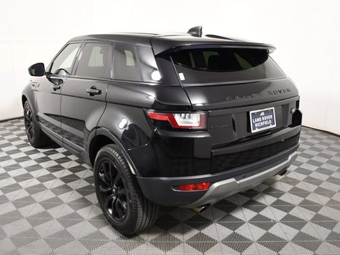 Used 2018 Land Rover Range Rover Evoque SE AWD/4WD image 4