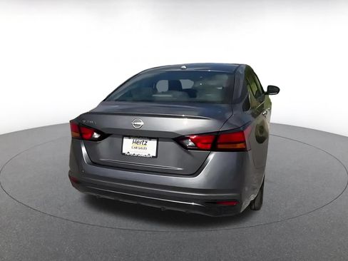 Used 2025 Nissan Altima 2.5 SV FWD image 12