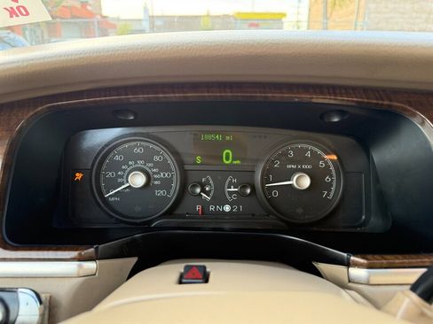 Used 2007 Lincoln Town Car Designer Series image 17