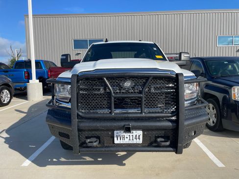 Used 2024 RAM 3500 Tradesman w/ Chrome Appearance Group AWD/4WD image 2