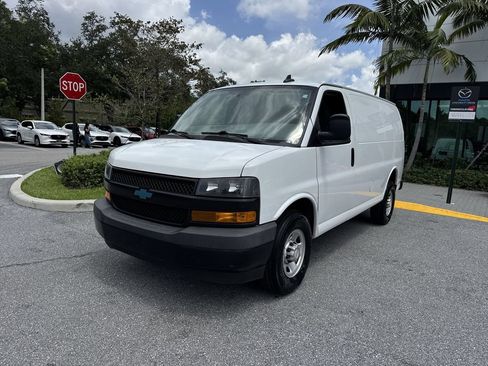 Used 2021 Chevrolet Express 2500 RWD image 9