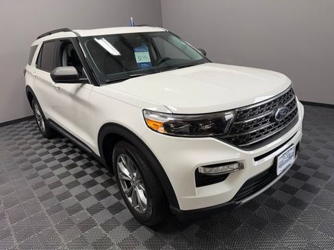 Used 2022 Ford Explorer XLT w/ Equipment Group 202A AWD/4WD image 2
