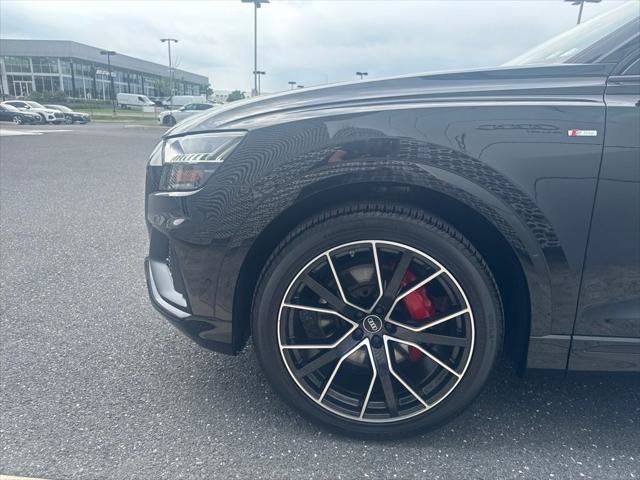 Used 2022 Audi Q8 Prestige AWD/4WD image 11