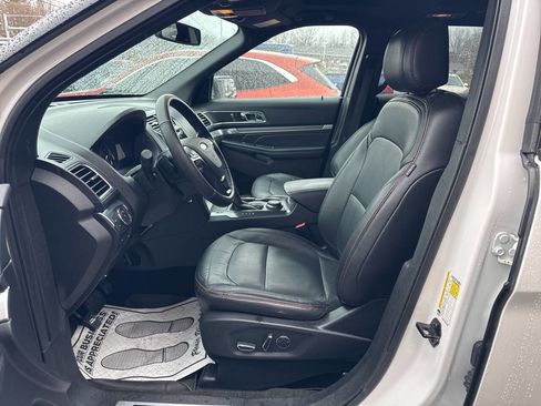Used 2017 Ford Explorer Sport image 13