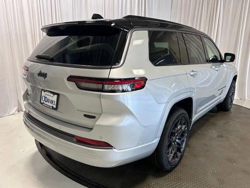 New 2026 Jeep Grand Cherokee L Summit AWD/4WD image 31