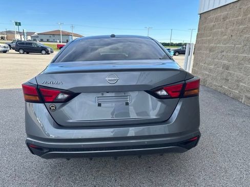 Used 2025 Nissan Altima 2.5 SV FWD image 6