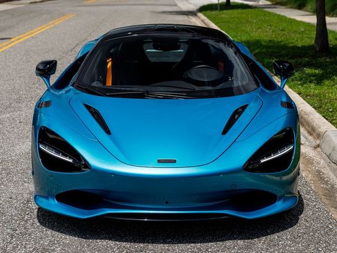 Used 2025 McLaren 750S RWD image 4
