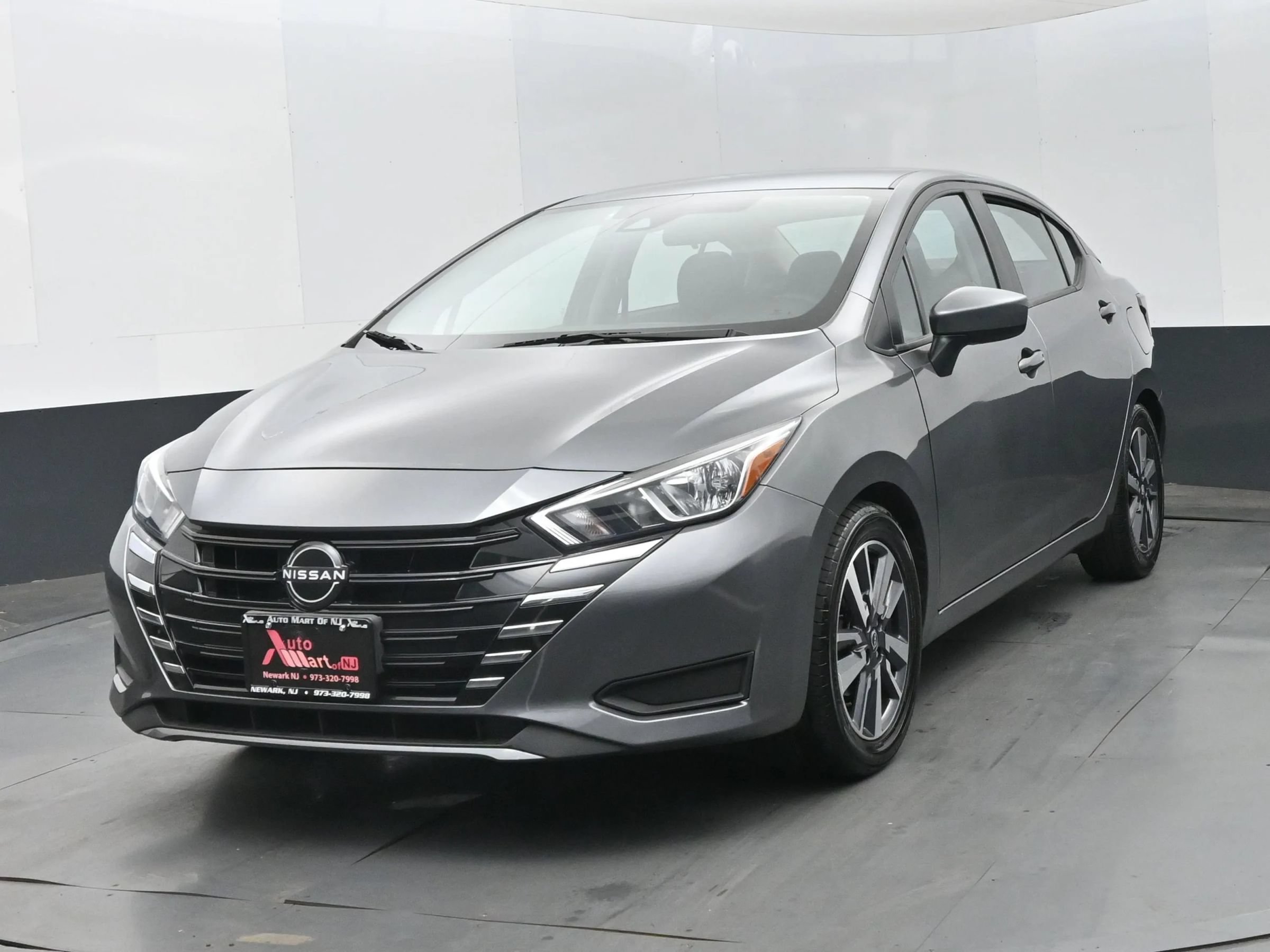 Used 2023 Nissan Versa SV FWD image 1