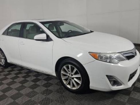 Used 2012 Toyota Camry XLE image 2