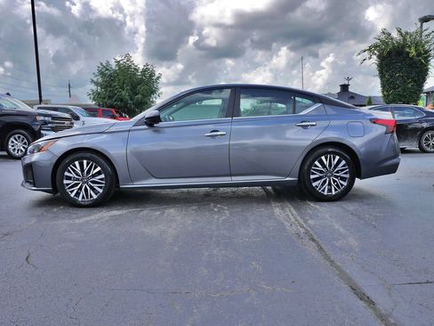 Used 2025 Nissan Altima 2.5 SV FWD image 4