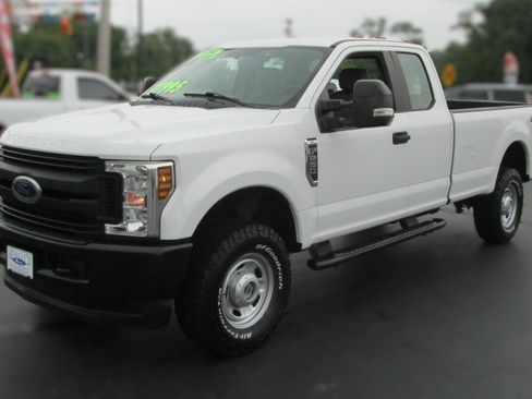 Used 2019 Ford F250 XL w/ Power Equipment Group AWD/4WD image 2