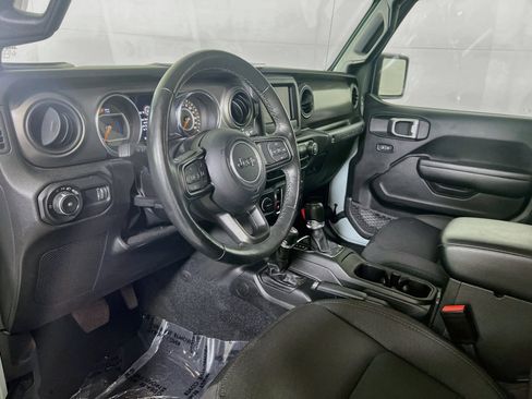 Used 2023 Jeep Wrangler Sport AWD/4WD image 9