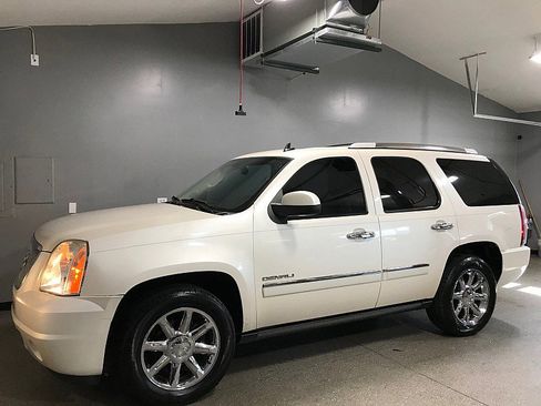 Used 2012 GMC Yukon Denali image 7