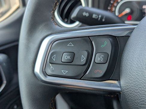 Used 2024 Jeep Wrangler Unlimited Sahara w/ Technology Group AWD/4WD image 26