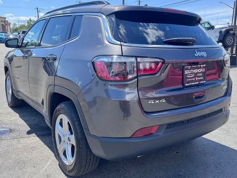 Used 2023 Jeep Compass Latitude w/ Convenience Group AWD/4WD image 5