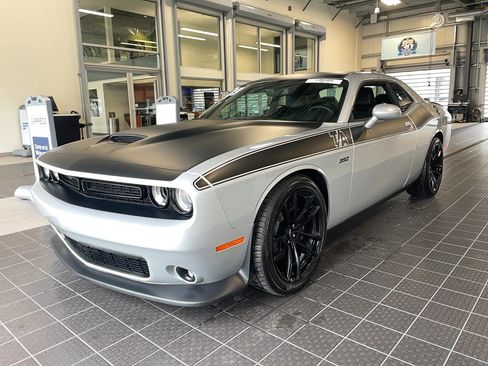 Used 2023 Dodge Challenger R/T Scat Pack w/ T/A Package image 3