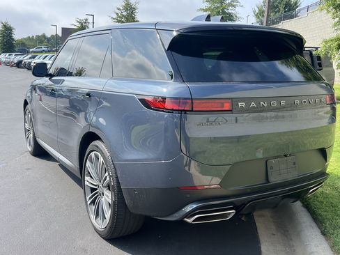 Used 2025 Land Rover Range Rover Sport SE AWD/4WD image 5