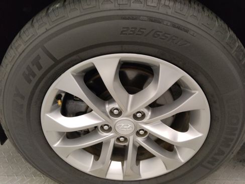 Used 2019 Hyundai Santa Fe SE image 31