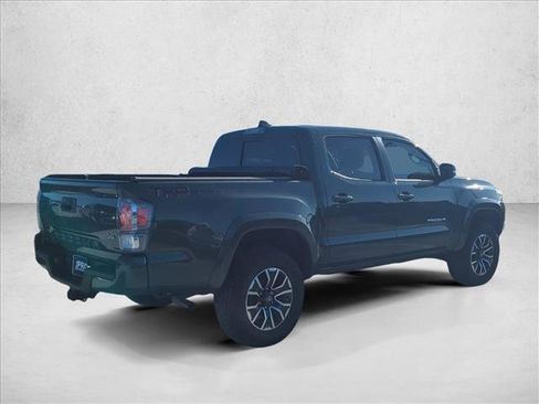 Used 2022 Toyota Tacoma TRD Sport w/ Technology Package image 5