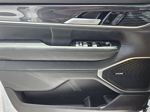 Used 2024 Jeep Wagoneer 4WD image 25