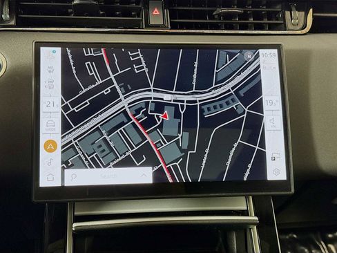 Used 2025 Land Rover Range Rover Evoque S image 15