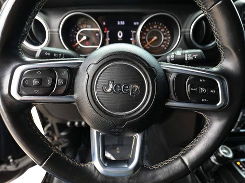 Used 2018 Jeep Wrangler Unlimited Sahara AWD/4WD image 18