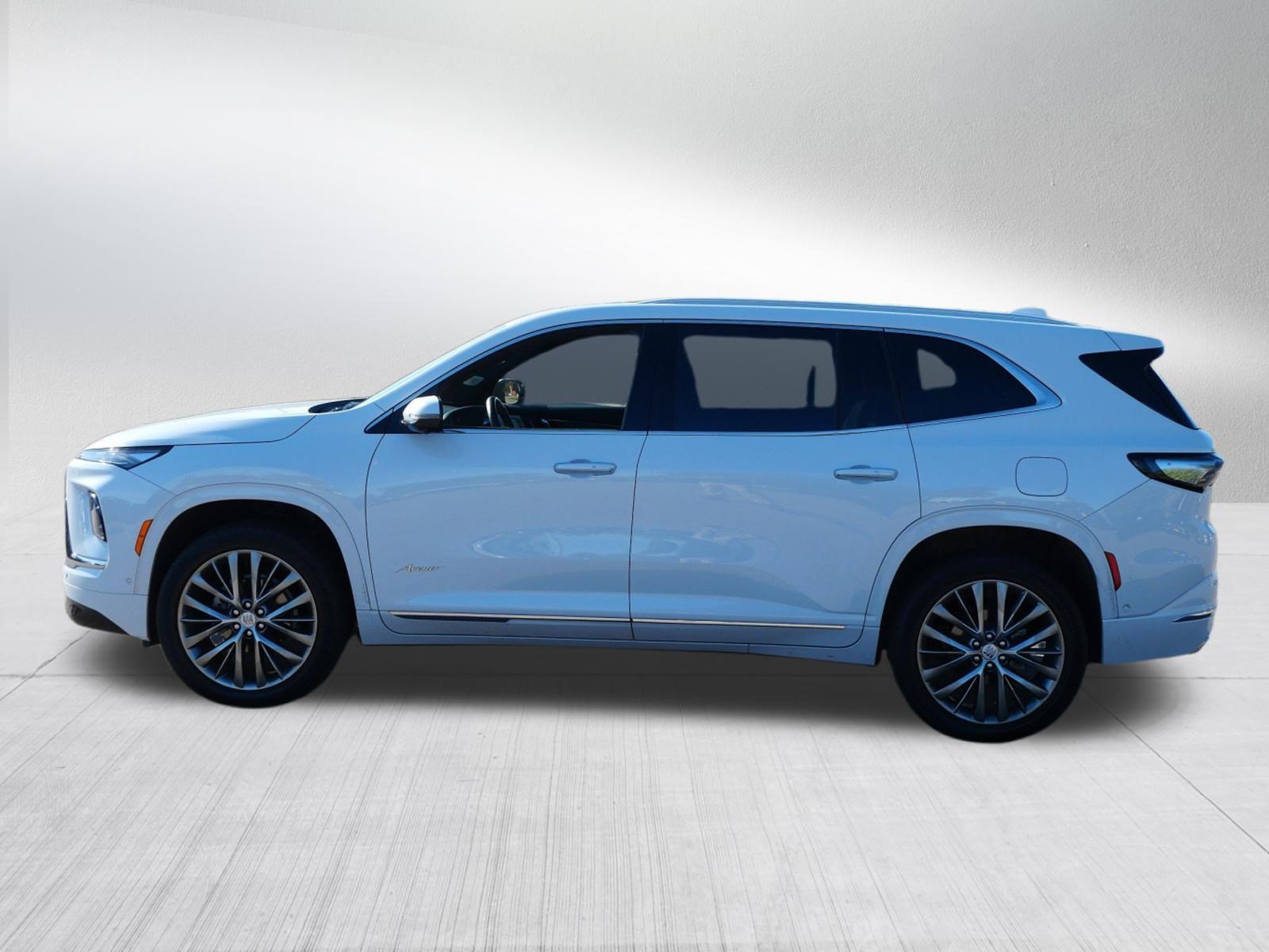 Used 2026 Buick Enclave Avenir w/ Super Cruise Package FWD image 4