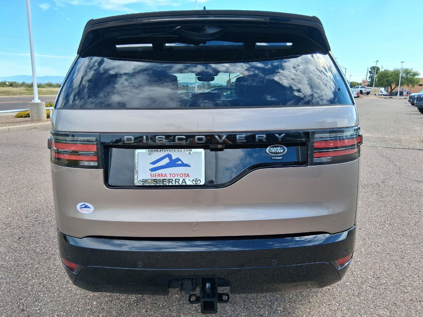 Used 2021 Land Rover Discovery HSE R-Dynamic AWD/4WD image 5