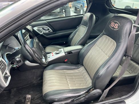 Used 2002 Chevrolet Camaro Z28 w/ SS Performance/Appearance Pkg image 8