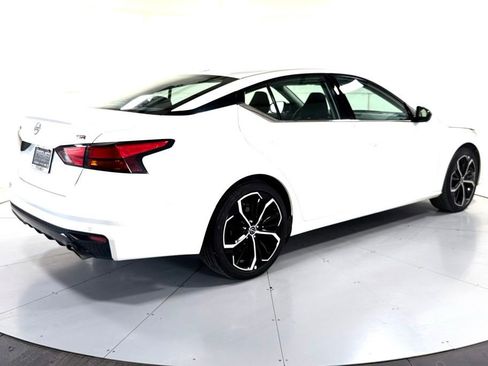 Used 2024 Nissan Altima 2.5 SR FWD image 4