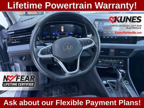Used 2025 Volkswagen Jetta SE w/ Sunroof Package FWD image 13