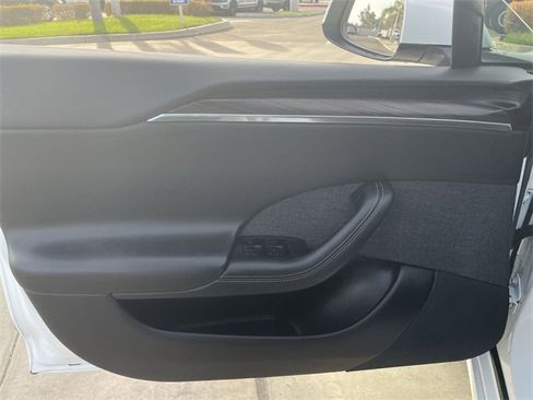 Used 2022 Tesla Model S image 22