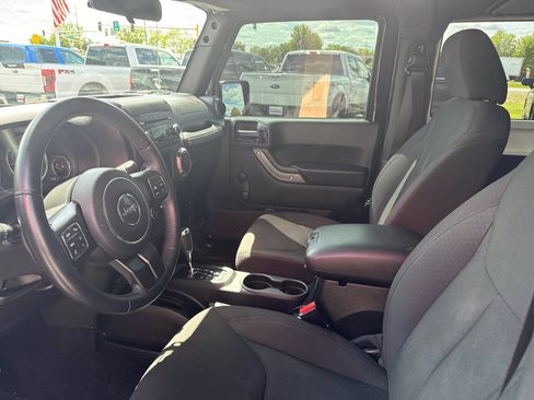 Used 2017 Jeep Wrangler Sport w/ Connectivity Group AWD/4WD image 15