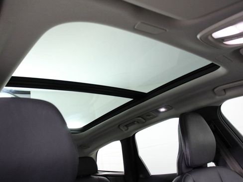 Used 2022 Volvo XC60 B5 Inscription w/ Climate Package image 23