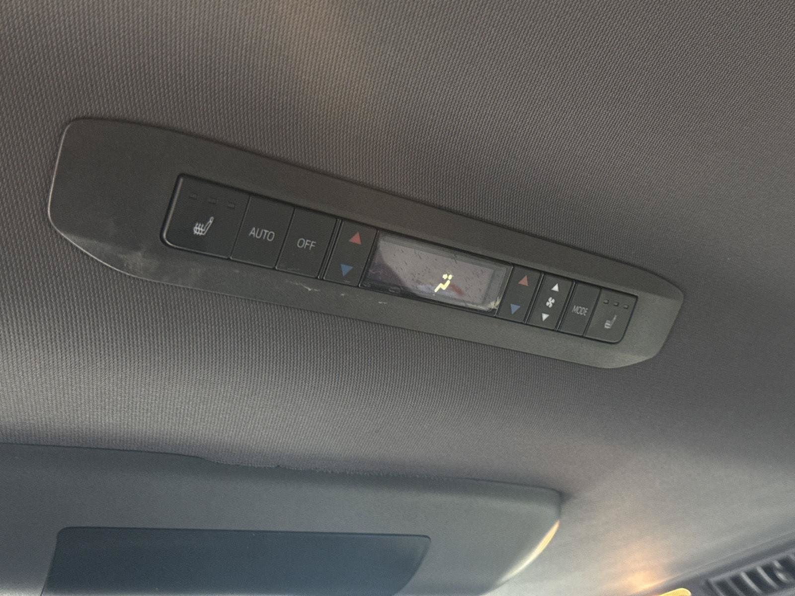 Used 2022 Toyota Sienna Platinum AWD/4WD image 13