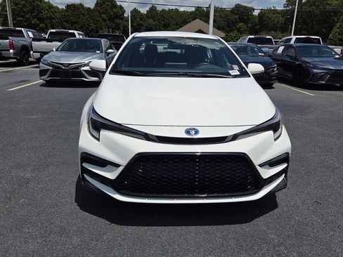 Used 2025 Toyota Corolla SE FWD image 2